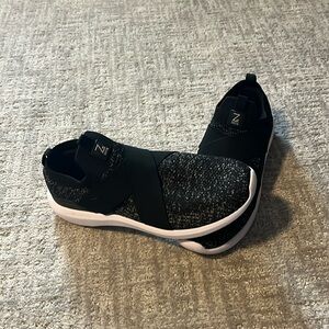 Z By Zella Drift Slip-on Comfort Sneaker Black Bumper Toe cross over size 9 1/2